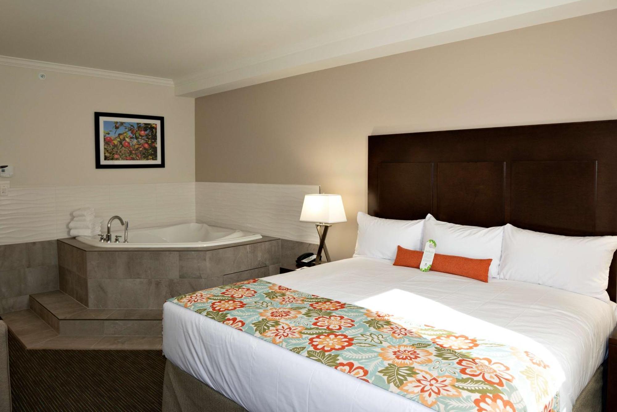 Coast Oliver Hotel Exterior photo